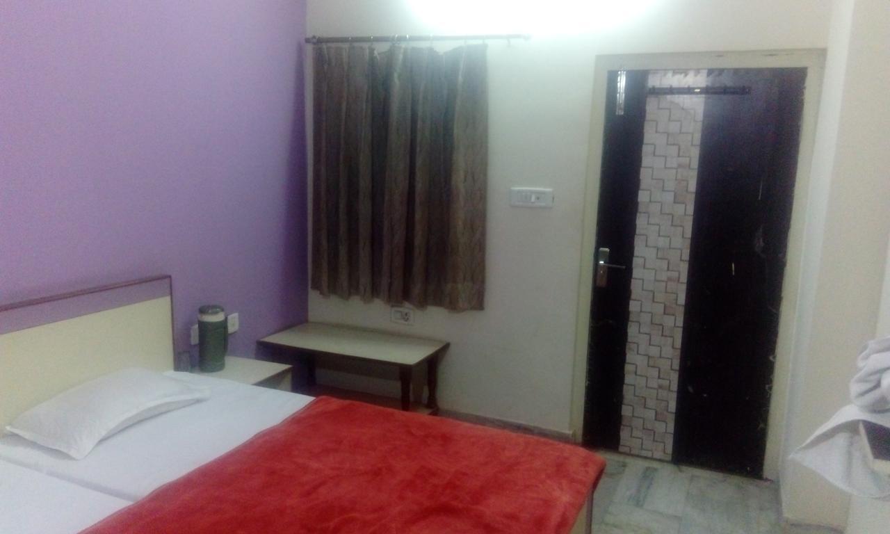 Hotel Harish Palace 2*